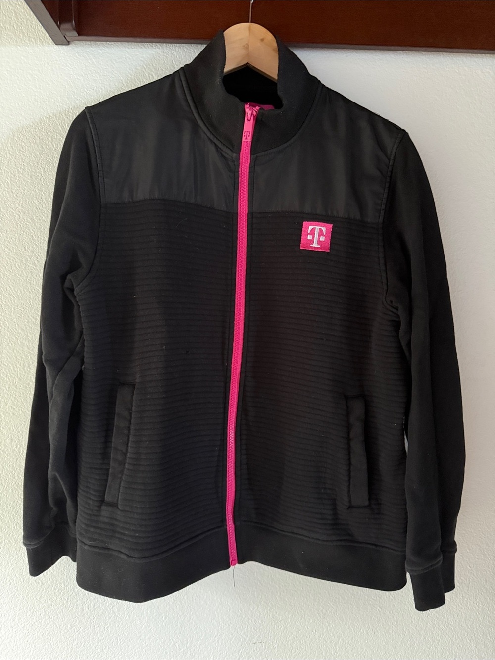 T-Mobile Work Black Jacket with Magenta Trim, Zip Up, Midweight, Size L